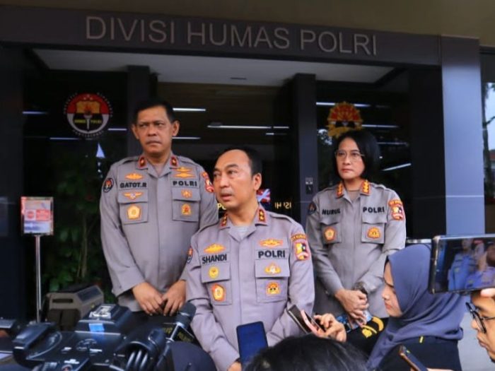 Kadiv Humas Polri, Irjen Pol Sandi Nugroho saat memberikan keterangan di Gedung Divisi Humas Polri, Jakarta Selatan, Jumat (7/7/2023) | Kredit foto: Humas Polri