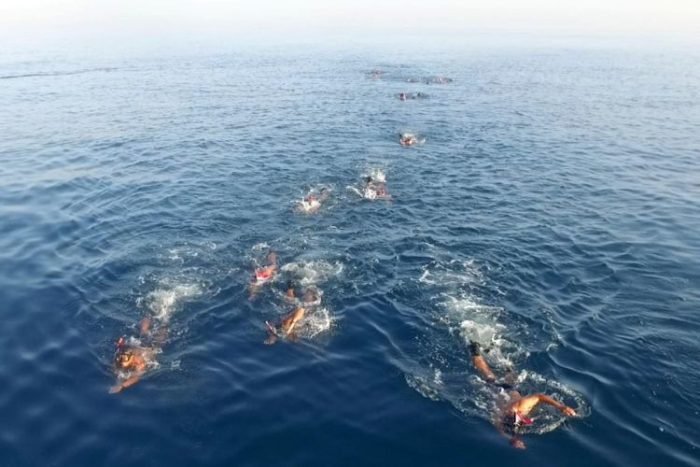 Renang laut prajurit Batalyon Intai Amfibi 2 Marinir | Kredit Foto: Dispen Kormar