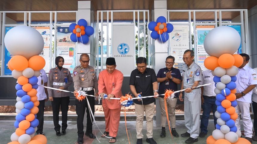 Acara serah terima hibah satu unit halte di kawasan Cammo Industry, Kota Batam, Jumat 11 Agustus 2023 | Kredit Foto: Humas Jasa Raharja