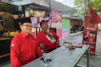 B. Zaelani (kiri), Caleg DPR RI Dapil Jawa Timur 1 (Kota Surabaya dan Sidoarjo) dari PDI Perjuangan | Kredit Foto: Istimewa