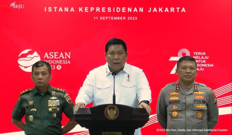 Kepala BNN RI Petrus Reinhard Golose (tengah), memberikan keterangan pers usai mengikuti rapat terbatas bersama Presiden Joko Widodo di Istana Kepresidenan, Jakarta, Senin (11/9/2023) | Tangkapan Layar: YT/BPMI Setpres