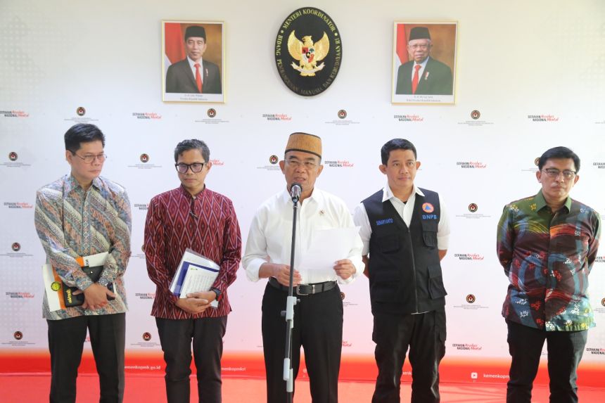 Menko PMK Muhadjir Effendy saat menyampaikan keterangan pers | Kredit Foto: Kemenko PMK