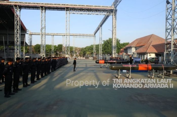 Apel gelar kesiapan penembakan Torpedo SUT dan Black Shark di Dermaga Kapal Selam Koarmada II Ujung Surabaya, Selasa (17/10/2023) | dok/foto: Dispen Koarmada II
