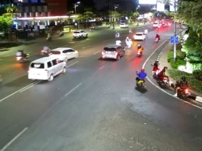 Jalan Ahmad Yani, Taman Pelangi Kota Surabaya, Selasa petang, 24 Oktober 2023 | source: SITS