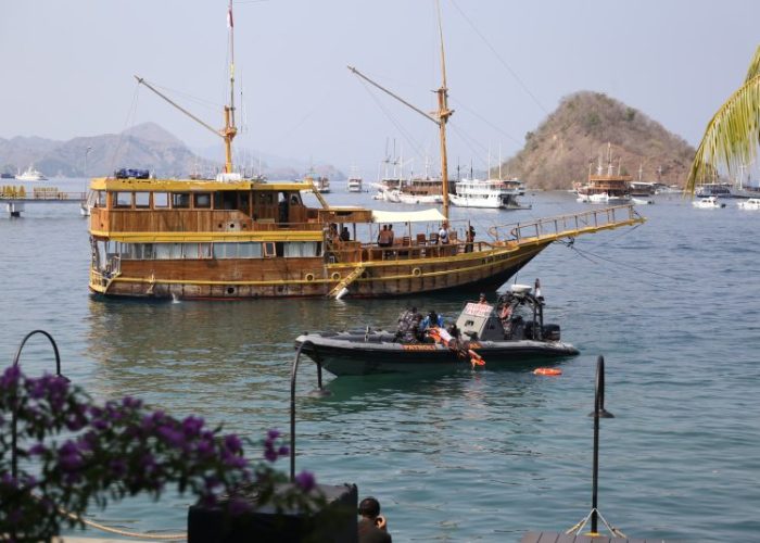 Simulasi kesiapsiagaan penanggulangan penyakit berpotensi wabah demam kuning di pelabuhan di Labuan Bajo | dok/foto: Kemenkes RI