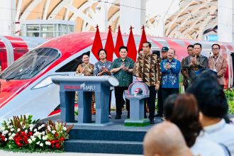 Peresmian Kereta Cepat Jakarta-Bandung (KCJB) di Stasiun Halim, Jakarta, Senin (2/10/2023) | Kredit Foto: BPMI Setpres