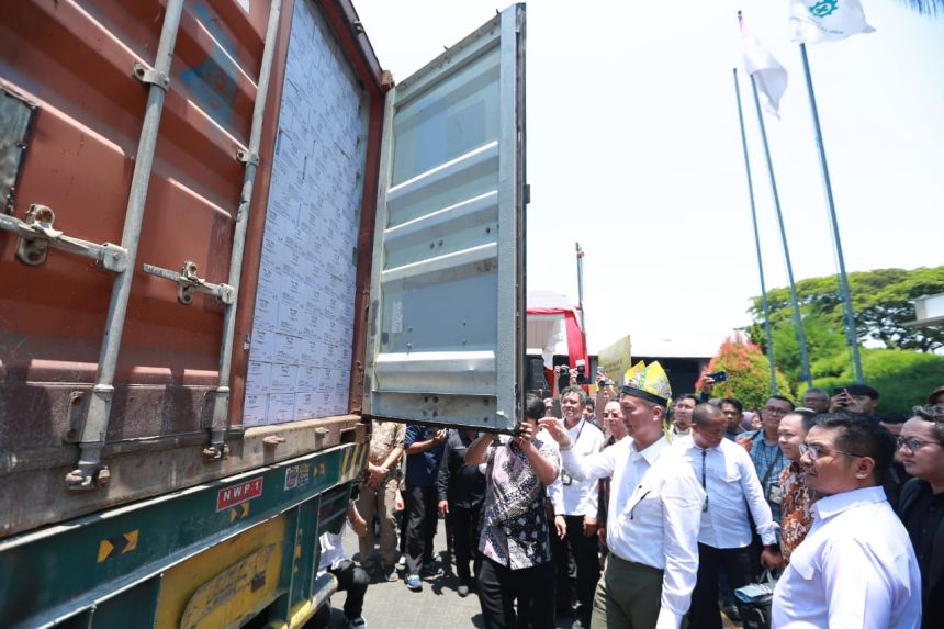 Kegiatan pelepasan ekspor ikan sarden ke Jerman pada Kamis (19/10/2023) | dok/foto: Pemkab Banyuwangi