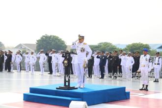 Upacara peringatan Hari Pahlawan di KRI dr Soeharso-990, Dermaga Madura, Koarmada II Ujung, Surabaya, Jumat (10/11/2023) | dok/foto: Dispen Koarmada II