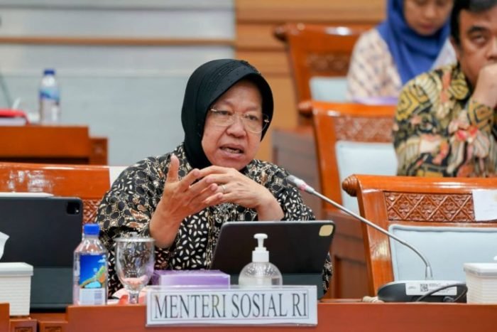 Menteri Sosial Tri Rismaharini