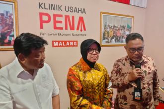 Menteri Sosial Tri Rismaharini usai memberikan motivasi peserta program PENA di Malang, Selasa (31/10/2023) | Ist/Dimas AP