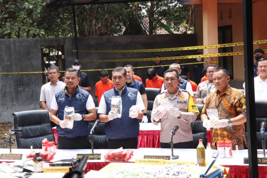 Konferensi pers ungkap kasus peredaran narkoba yang digelar di Bantul, Yogyakarta, Jumat (3/11/2023) | source: Humas Polri