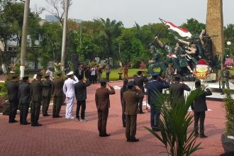 Upacara ziarah nasional di Taman Makam Pahlawan (TMP) Kusuma Bangsa Surabaya, Kamis, 9 November 2023 | dok/foto: A1/Bicaraindonesia.id