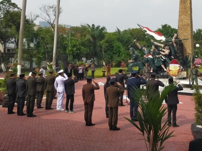 Upacara ziarah nasional di Taman Makam Pahlawan (TMP) Kusuma Bangsa Surabaya, Kamis, 9 November 2023 | dok/foto: A1/Bicaraindonesia.id