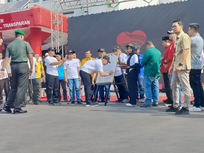 Deklarasi Pemilu Damai Tahun 2024 di halaman Balai Kota Surabaya, Kamis (23/11/2023) | dok/foto: Jk/Istimewa