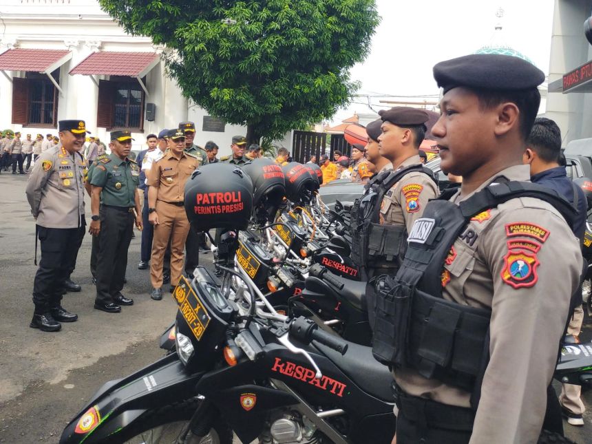 Apel gelar pasukan penanggulangan bencana Hidrometeorologi di Mapolrestabes Surabaya, Selasa (28/11/2023) | dok/foto: Ist/Bicaraindonesia.id