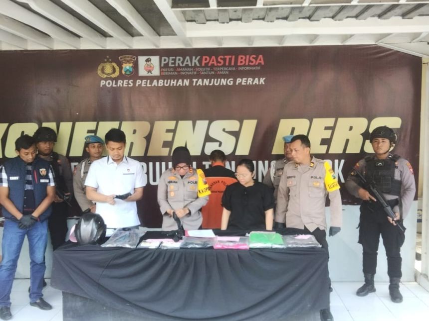 Ungkap kasus driver ojek online pelaku pencabulan balita di Mapolres Pelabuhan Tanjung Perak Surabaya, Kamis (30/11/2023) | dok/foto: Jk/Bicaraindonesia.id