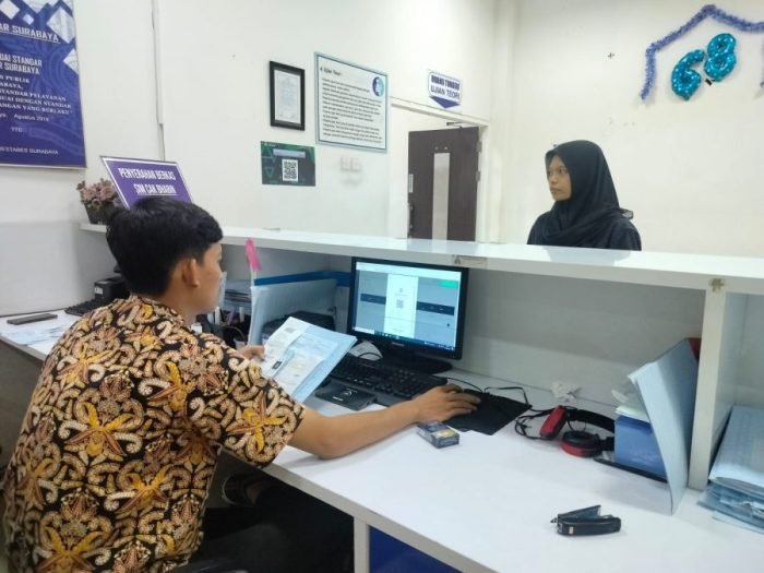 Pengurusan Surat Izin Mengemudi (SIM) di Satpas Colombo Polrestabes Surabaya | dok/foto: Istimewa