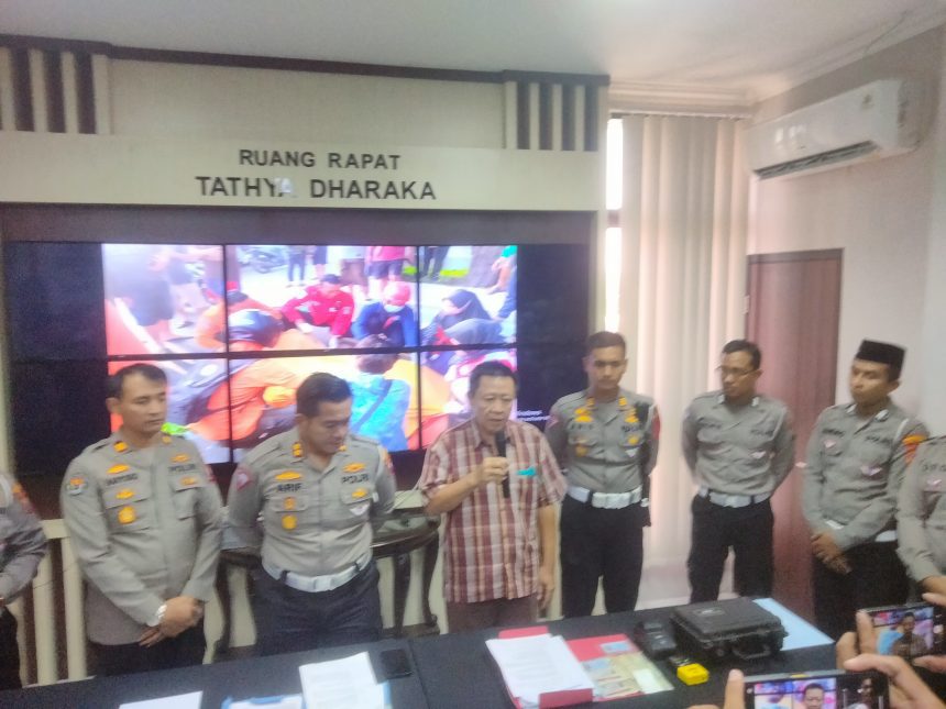 Konferensi pers terkait kecelakaan lalu lintas di Jalan Menur Kota Surabaya | dok/foto: Istimewa