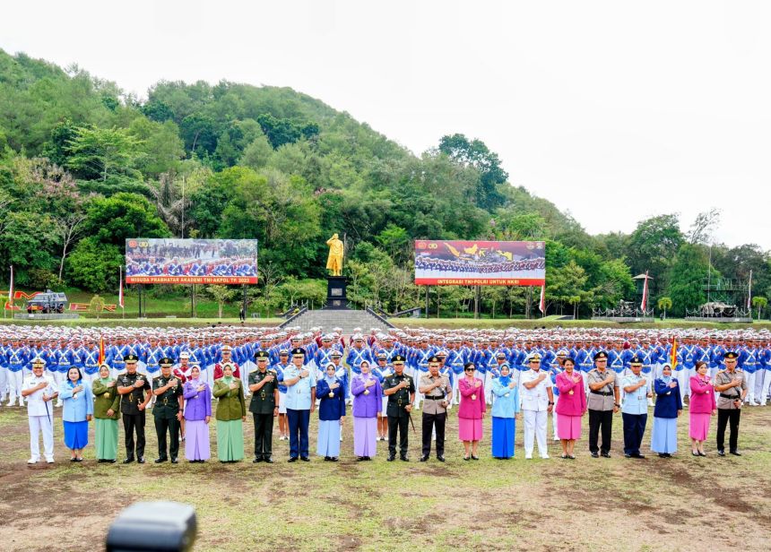 Wisuda Prabhatar Akademi TNI dan Akademi Kepolisian di Lapangan Sapta Marga Akmil, Magelang, Jawa Tengah, Selasa (28/11/2023) | dok/foto: Humas Polri
