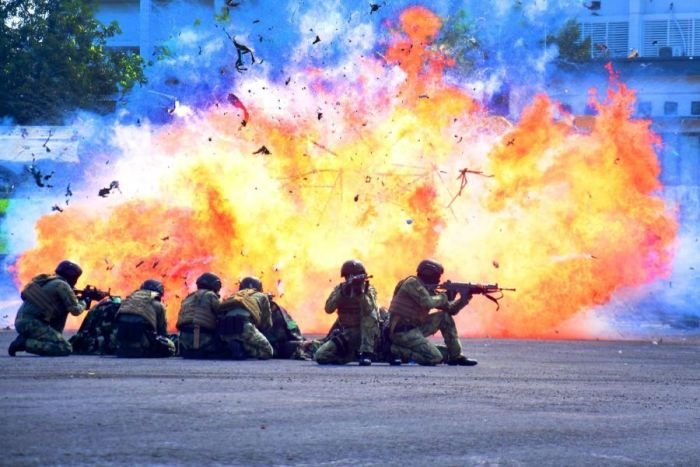 Demonstrasi serangan kilat dilaksanakan oleh Rupanpur Brigif 2 Marinir | dok/foto: Dispen Kormar