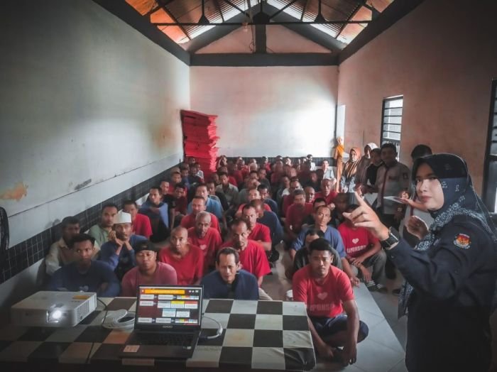 Sosialisasi Pemilu 2024 yang diselenggarakan KPU Kota Surabaya di Liponsos Keputih, Selasa (19/12/2023) | dok/foto: and