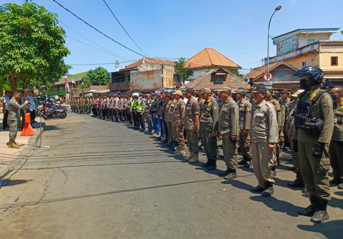 Satpol-pp-surabaya-pasar-keputran.