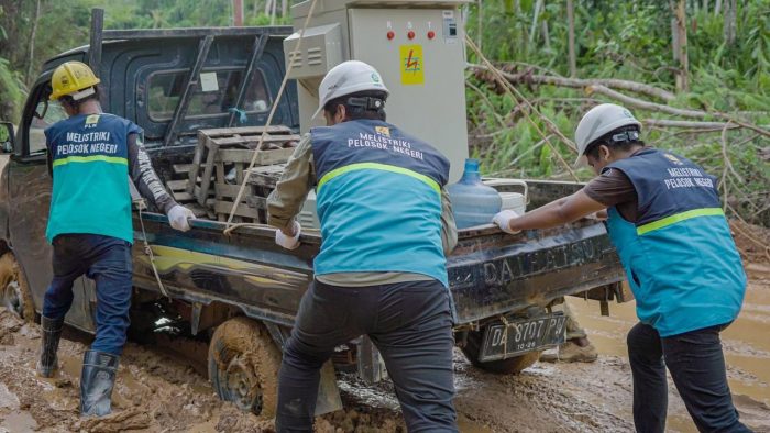 Ilustrasi: Petugas PLN Persero | dok/foto: Hum/PLN