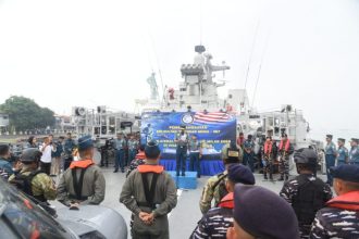 Upacara pemberangkatan KRI SIM-367 di Dermaga Madura Koarmada II Ujung Surabaya, Rabu (7/2/2024) | dok/foto: Dispen Koarmada II