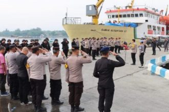 Apel Pergeseran Pasukan di Pelabuhan Pelindo III Kalianget, Sumenep, Madura Jawa Timur, Sabtu (3/2/2024) | dok/foto: Hum/Res