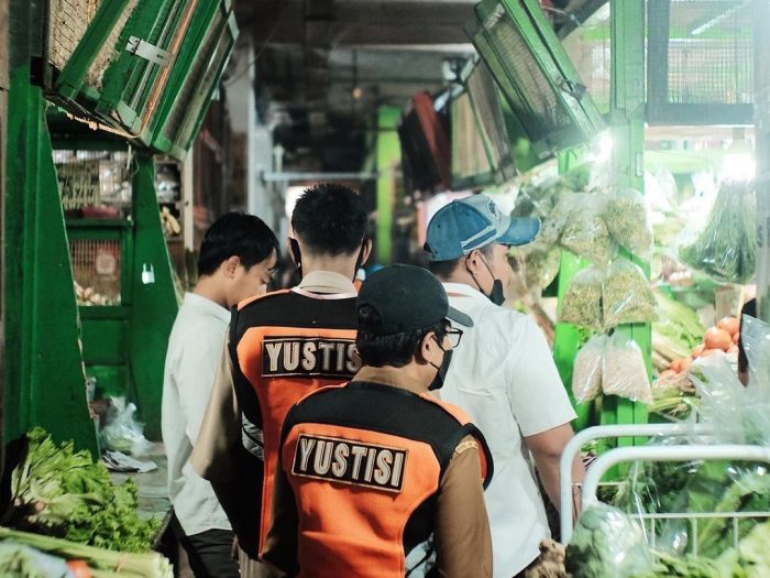 Tim Yustisi Dinas Lingkungan Hidup (DLH) Kota Surabaya | dok/foto: Pemkot Surabaya
