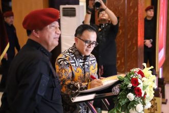 Menteri PANRB Abdullah Azwar Anas bersama Kepala Badan Intelijen Negara (BIN) Budi Gunawan di Kantor BIN, Kamis (14/03/2024) | dok/foto: Hum/MenpanRB