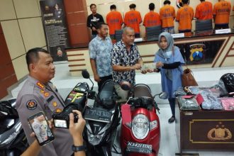 Polda Jawa Timur menyerahkan sepeda motor milik warga yang sebelumnya hilang dicuri | dok/foto: JK