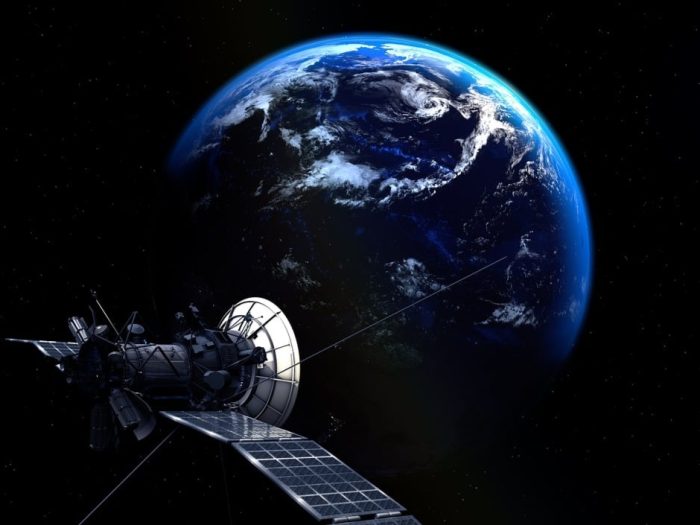 Ilustrasi: Satelit mengorbit di langit | source: pixabay