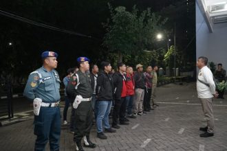 Apel gabungan sebelum operasi pengawasan Rekreasi Hiburan Umum (RHU) di Mako Satpol PP Surabaya, Jumat (22/3/2024) | dok/foto: Pemkot Surabaya