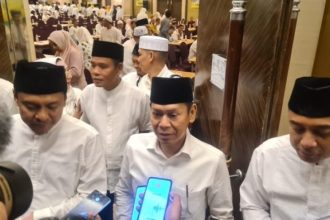 Wakil Ketua Umum DPP Partai Golkar saat menghadiri acara buka bersama di Surabaya, Minggu (7/4/2024).