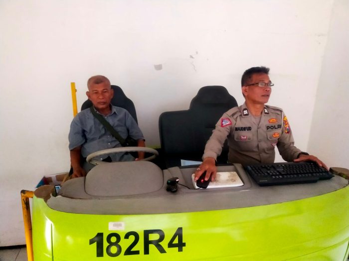 Pelayanan di Satpas SIM Colombo Surabaya | dok/foto: Istimewa