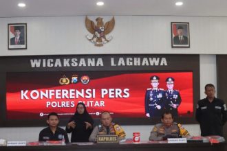 Kapolres Blitar AKBP Wiwit Adisatria saat konferensi pers di Mapolres Blitar, Jumat (12/4/2024) | dok/foto: Istimewa