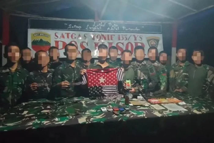 Sejumlah barang bukti yang berhasil diamankan dari OPM di Maybrat Papua Barat Daya | dok/foto: Pen Yonif-133