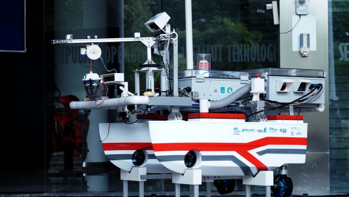 Kapal dengan sistem Autonomous Surface Vehicle (ASV) milik Barunastra ITS, Nala Proteus 2.0 yang dipresentasikan dalam NEVA Maritime Congress | dok/foto: Hum/ITS