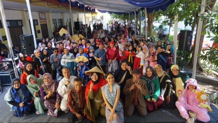 Commfest 2024 di halaman gedung FISIP 2, UPN Veteran Jawa Timur, Surabaya, Sabtu (8/6/2024) | dok/foto: Istimewa