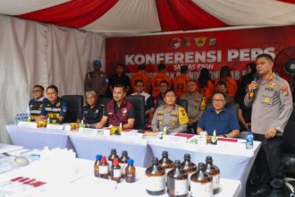Konferensi pers penggerebekan pabrik rumahan ekstasi di Medan, Kamis (13/6/2024) | Foto: dok. Ditipid Narkoba Bareskrim Polri