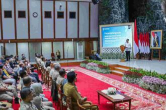 Penandatanganan berita acara serah terima pemenuhan Kewajiban penyerahan fasos-fasum di Balai Agung, Balai Kota Jakarta, Jakarta Pusat, Selasa (30/7/2024) | Foto: dok. Kominfotik DKI