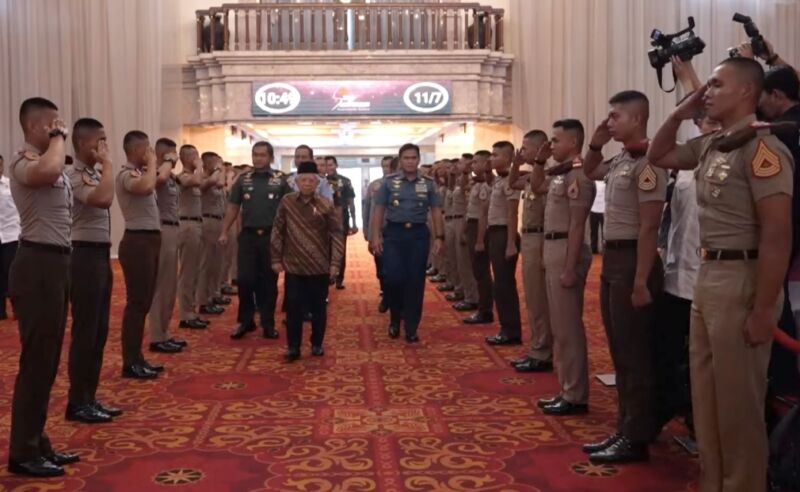 Acara pembekalan kepada Calon Perwira Remaja TNI-Polri 2024 di Balai Sudirman Jakarta, Tebet, Jakarta Selatan, Kamis (11/7/2024) | SC: YT/BPMI Setwapres