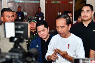 Presiden Jokowi saat memberikan keterangan pers kepada awak media di Stadion Jalak Harupat, Kabupaten Bandung, Provinsi Jawa Barat Jumat, (19/7/2024) | Foto: dok. BPMI Setpres