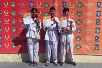Ketiga siswa SMP Labschool 3 Unesa peraih medali pada Kejuaraan Taekwondo Piala Wali Kota Surabaya 2024 | Foto: Istimewa