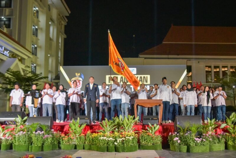Pelantikan pengurus Karang Taruna Kota Surabaya periode 2024-2029 di Balai Pemuda Surabaya, Jumat (9/8/2024) malam | Foto: Pemkot Surabaya