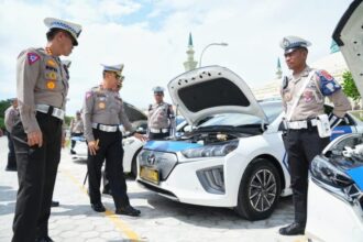 Pengecekan personel dan kendaraan dilakukan menjelang peringatan HUT ke-79 RI yang akan digelar di Ibu Kota Nusantara (IKN) | Foto: Polri