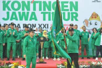 Pelepasan kontingen atlet Jawa Timur di halaman Gedung Negara Grahadi Surabaya, Jumat (30/8/2024) | Foto: DAP/Istimewa