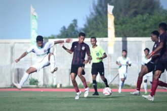 Tim sepak bola putra Jawa Timur melawan Papua dalam lanjutan babak penyisihan grup C PON Aceh-Sumut 2024 | Foto: Dimas AP/BI