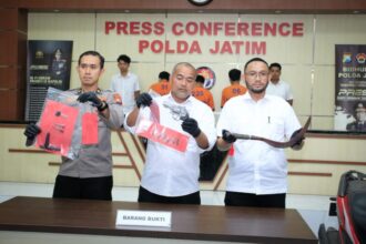 Konferensi pers ungkap kasus pencurian kendaraan bermotor di wilayah Jember yang berlangsung di Mapolda Jawa Timur, Senin (9/9/2024) | Foto: Ark/BI